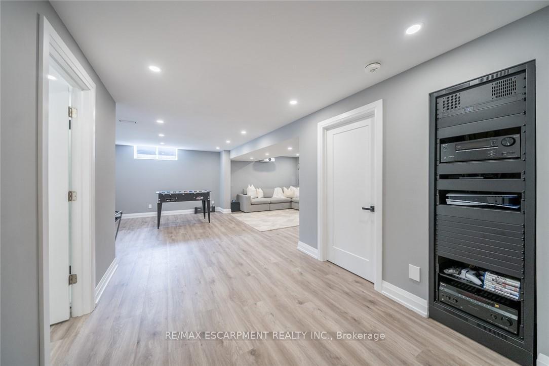 Photo 38 of 36 Miller Drive, Hamilton, Ancaster — HOMEH