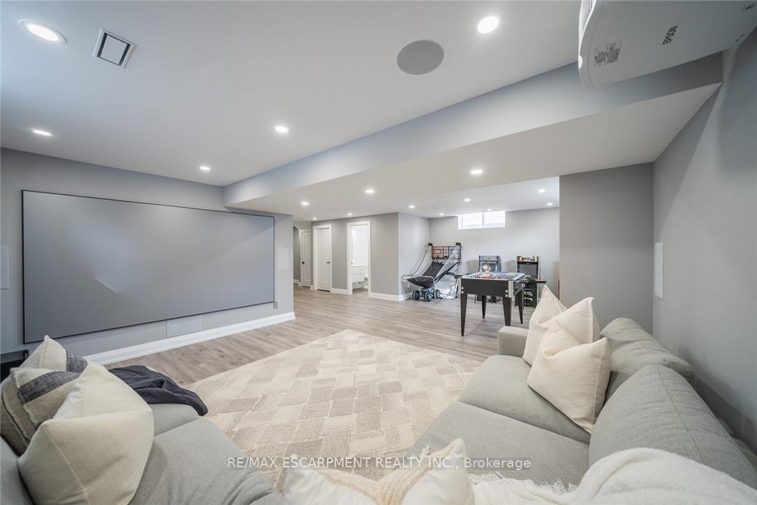 Photo 37 of 36 Miller Drive, Hamilton, Ancaster — HOMEH