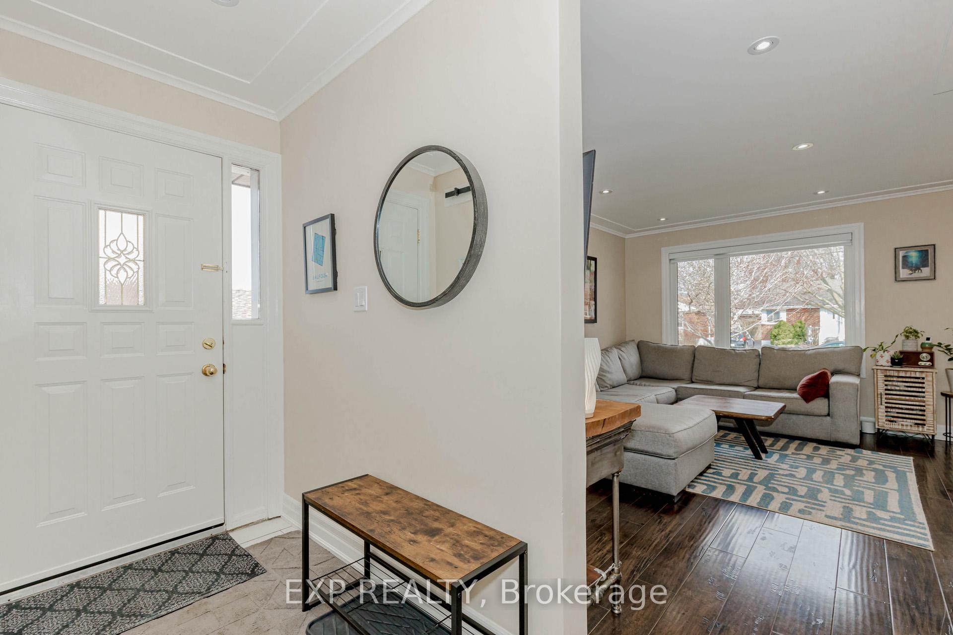 Photo 13 of 90 Welbourn Drive, Hamilton, Balfour — HOMEH