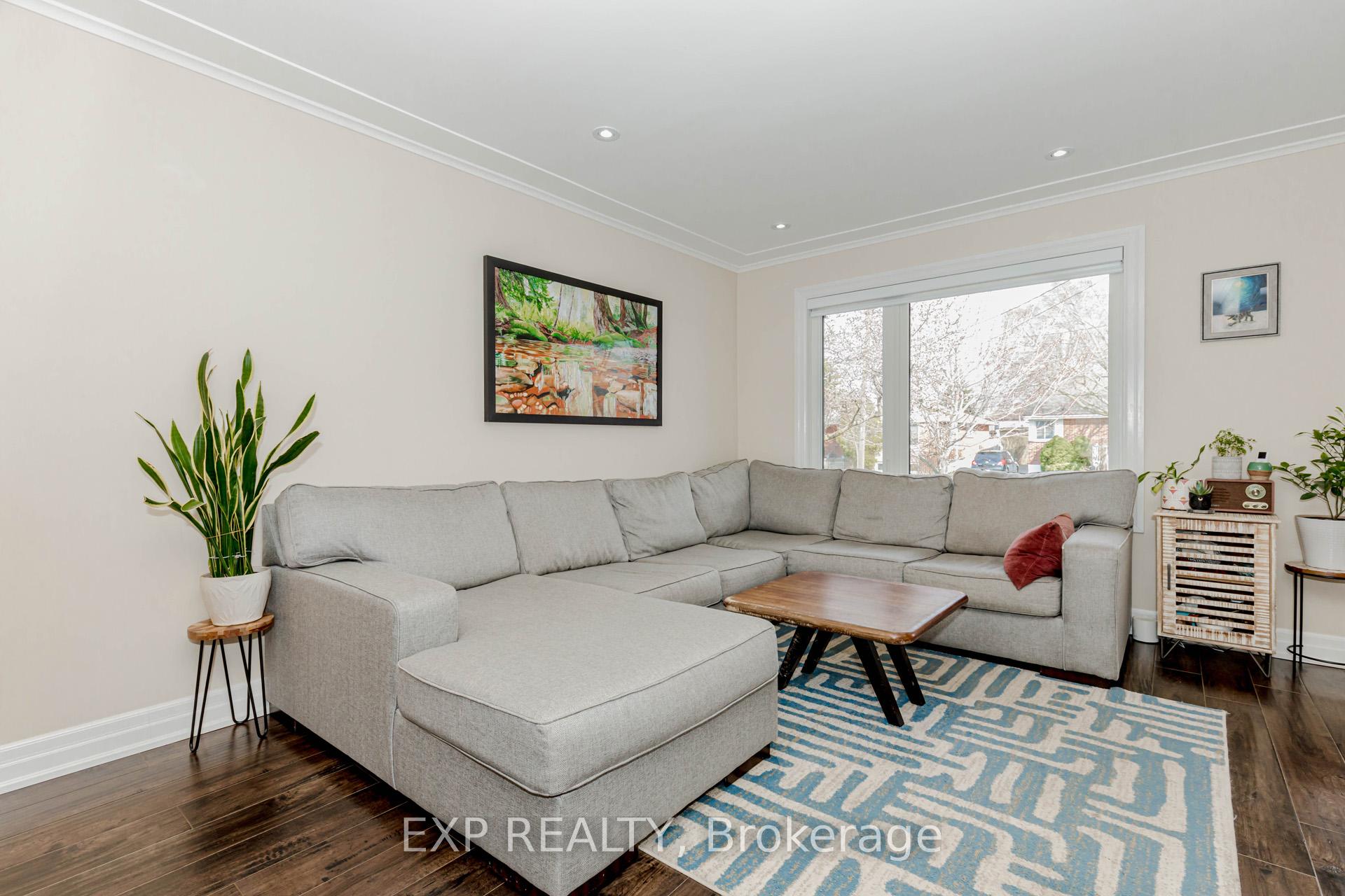 Photo 5 of 90 Welbourn Drive, Hamilton, Balfour — HOMEH