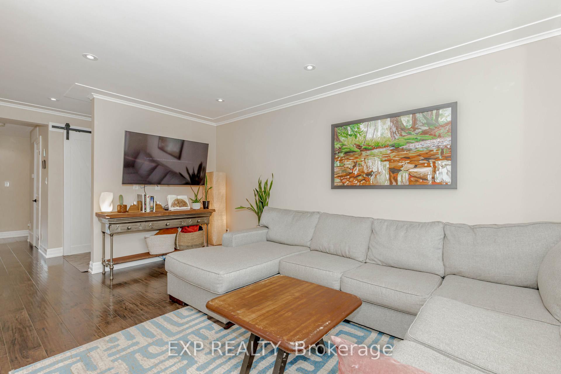 Photo 4 of 90 Welbourn Drive, Hamilton, Balfour — HOMEH