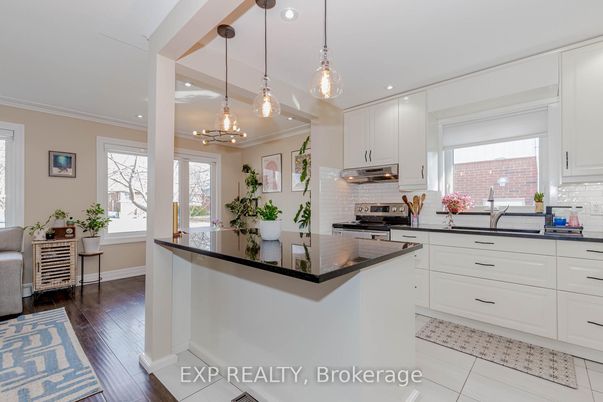 Photo 35 of 90 Welbourn Drive, Hamilton, Balfour — HOMEH