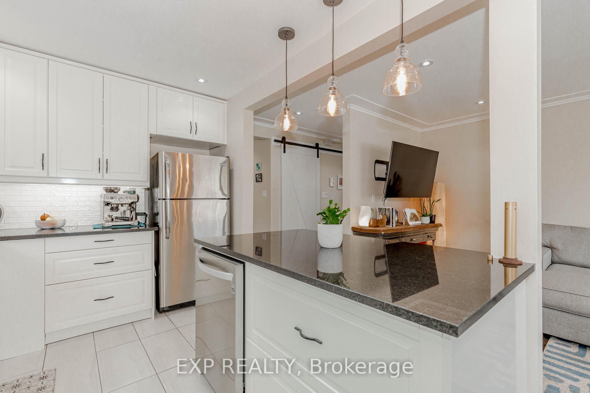 Photo 12 of 90 Welbourn Drive, Hamilton, Balfour — HOMEH