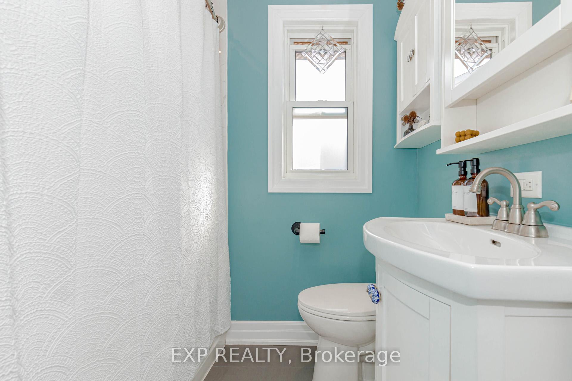 Photo 16 of 90 Welbourn Drive, Hamilton, Balfour — HOMEH