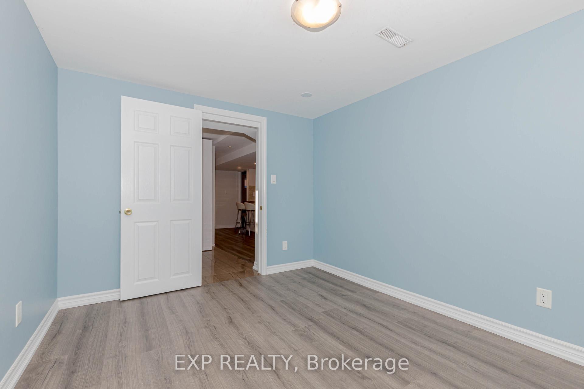 Photo 33 of 90 Welbourn Drive, Hamilton, Balfour — HOMEH
