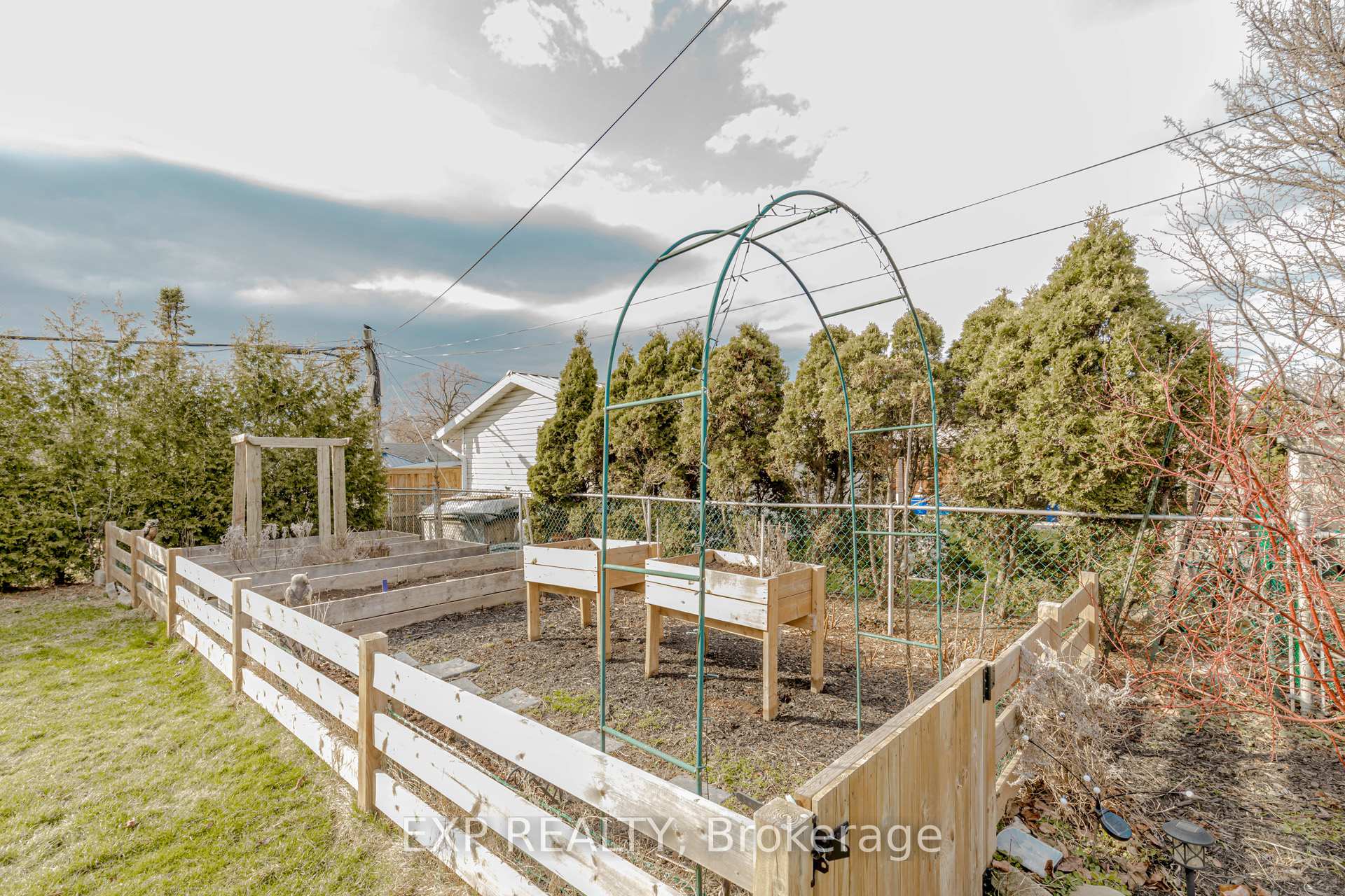 Photo 39 of 90 Welbourn Drive, Hamilton, Balfour — HOMEH