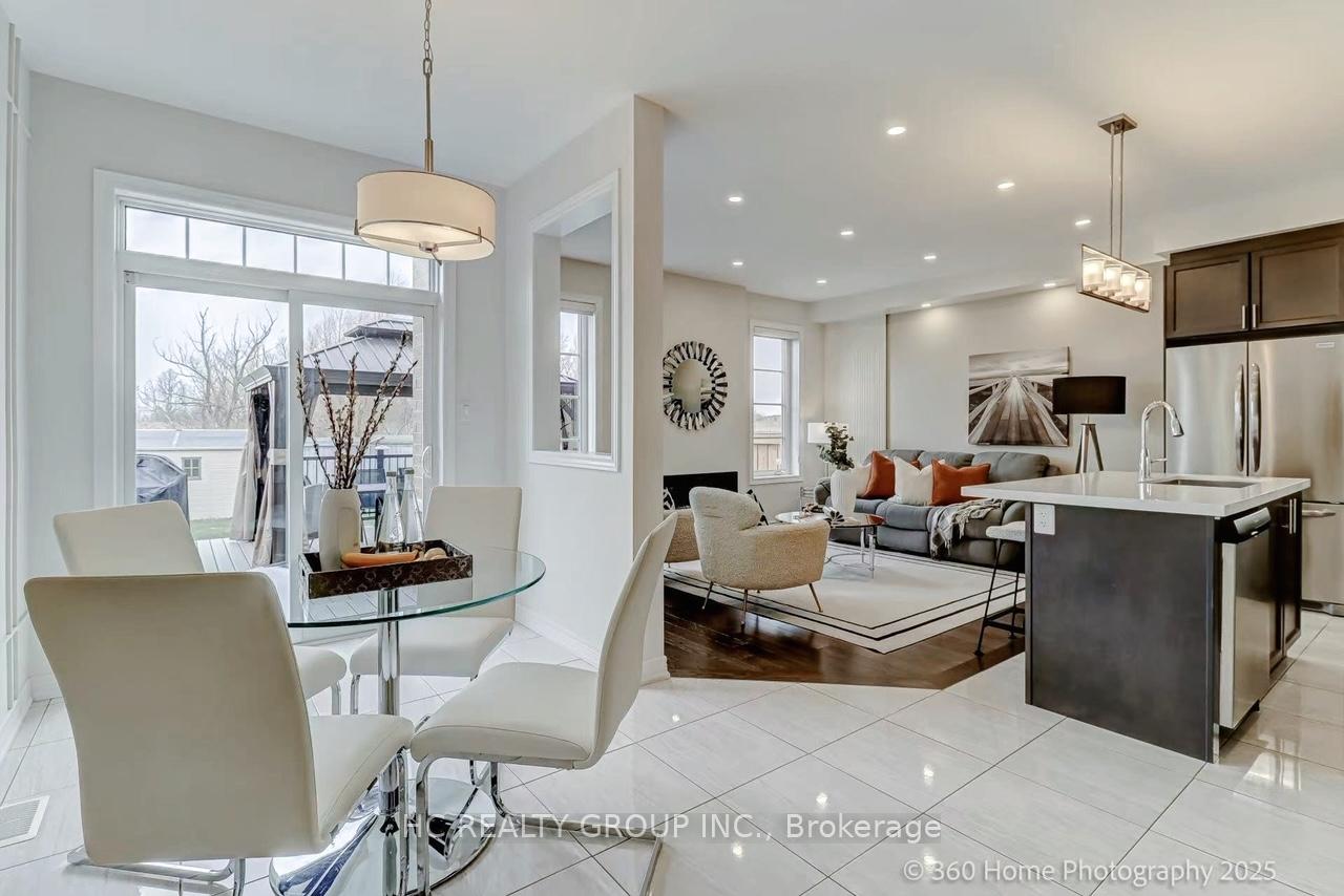 Photo 14 of 24 Decast Crescent, Markham, Box Grove — HOMEH