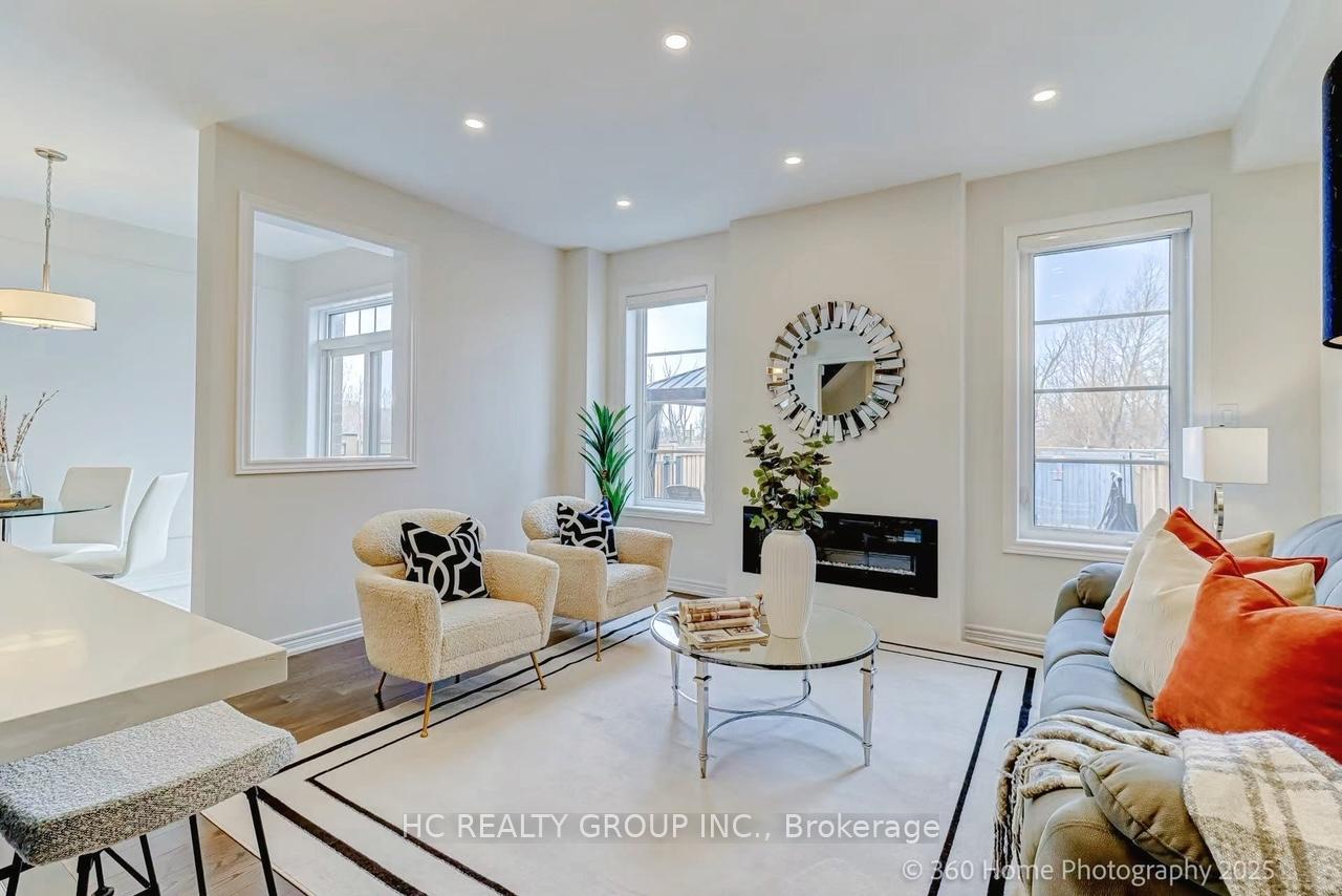 Photo 10 of 24 Decast Crescent, Markham, Box Grove — HOMEH