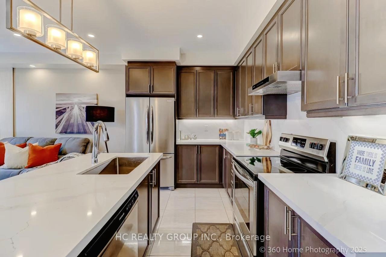 Photo 18 of 24 Decast Crescent, Markham, Box Grove — HOMEH