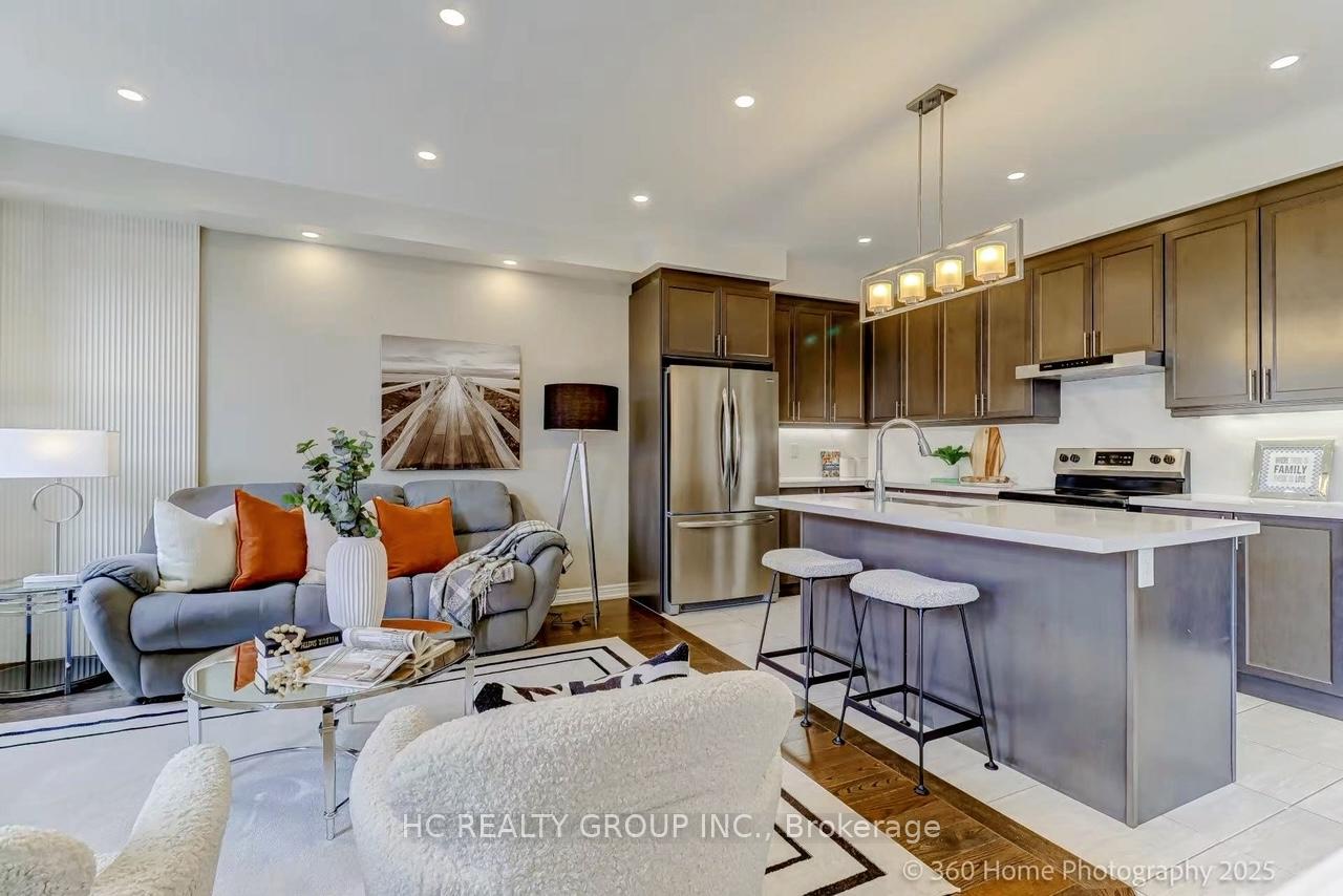 Photo 16 of 24 Decast Crescent, Markham, Box Grove — HOMEH