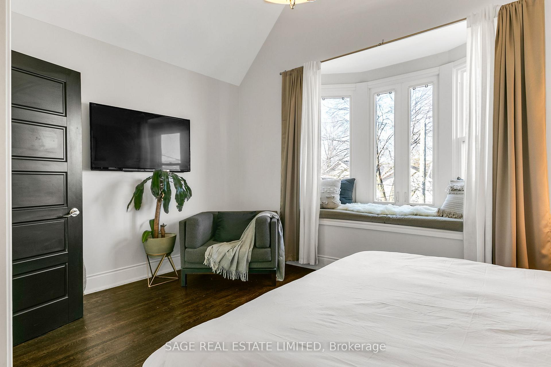 Photo 16 of 275 Woodfield Road, Toronto, Greenwood-Coxwell — HOMEH