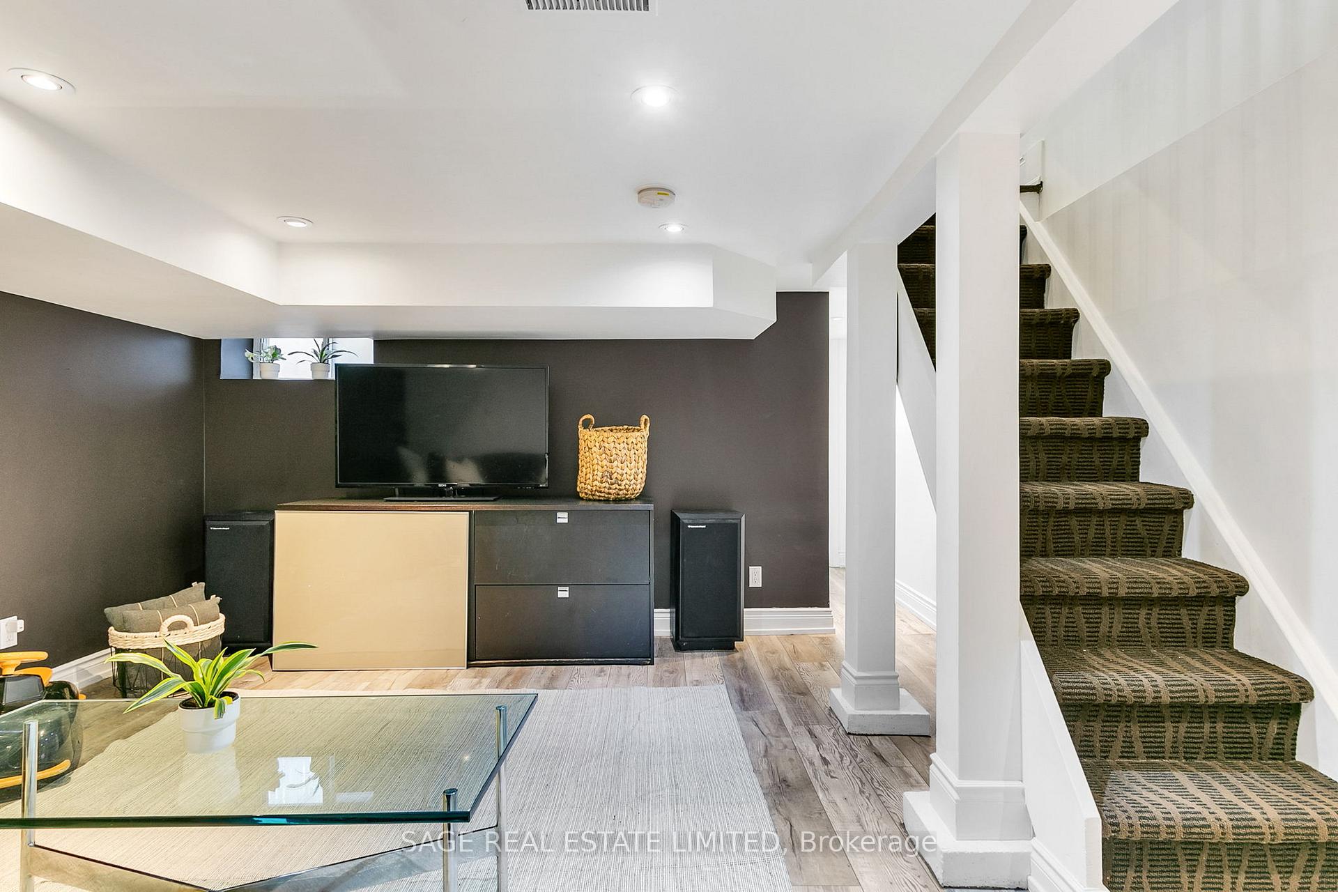 Photo 43 of 275 Woodfield Road, Toronto, Greenwood-Coxwell — HOMEH