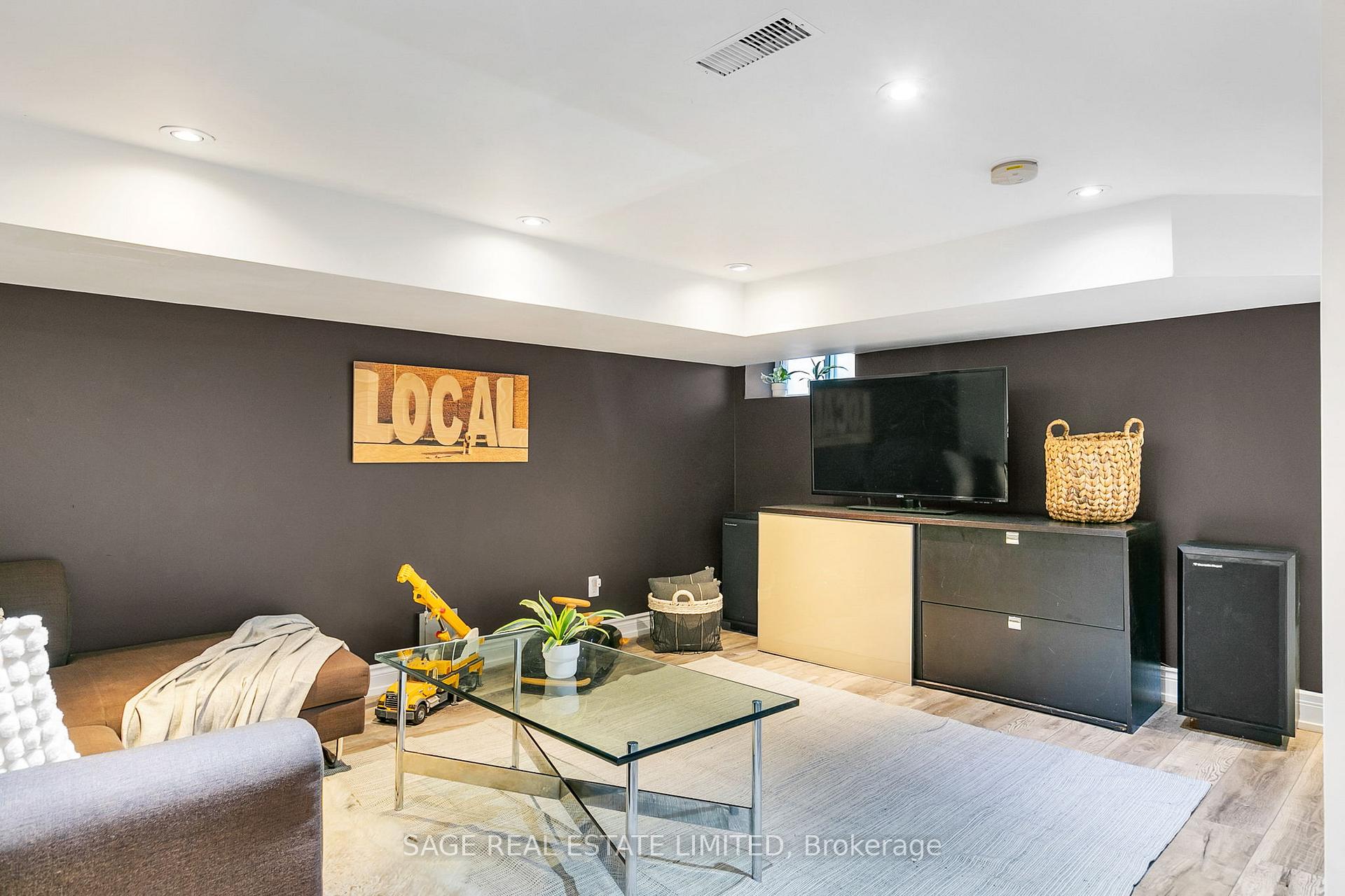 Photo 33 of 275 Woodfield Road, Toronto, Greenwood-Coxwell — HOMEH