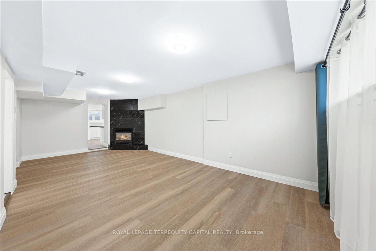 Photo 3 of Unit Lower, 224 Walnut Crescent, Barrie, Bayshore — HOMEH