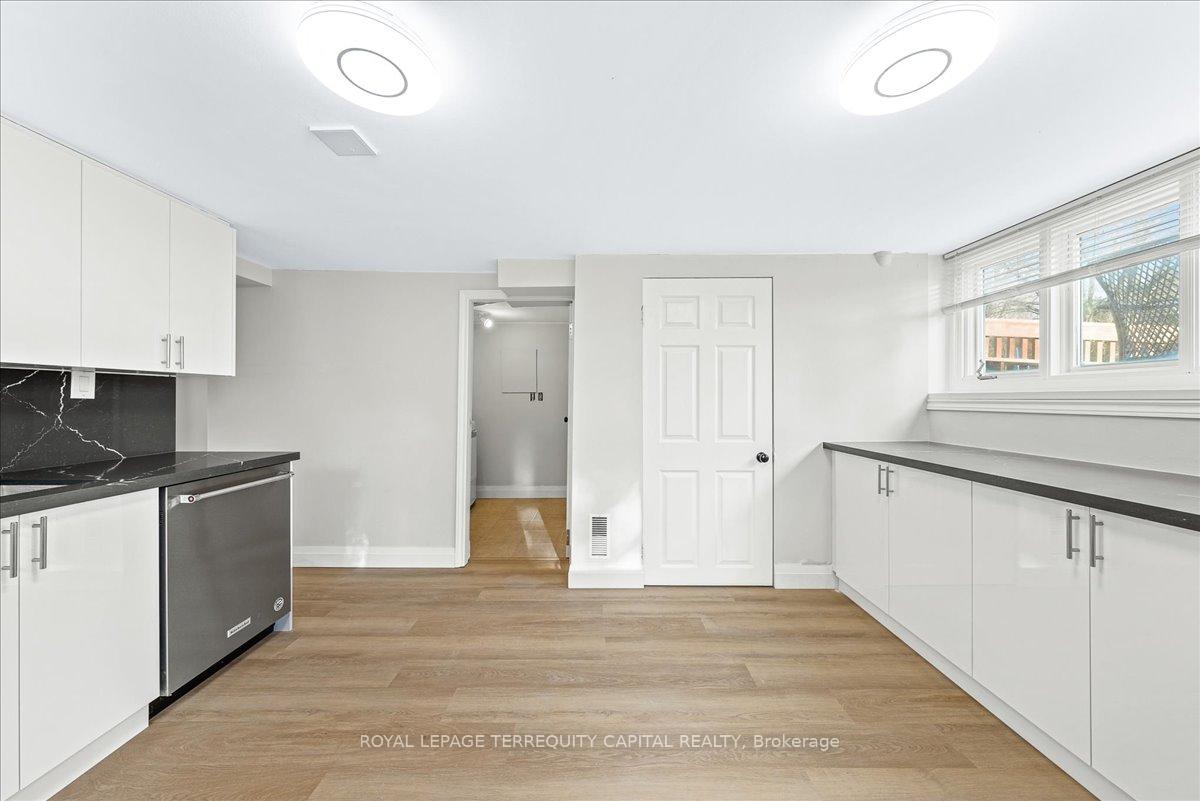 Photo 11 of Unit Lower, 224 Walnut Crescent, Barrie, Bayshore — HOMEH