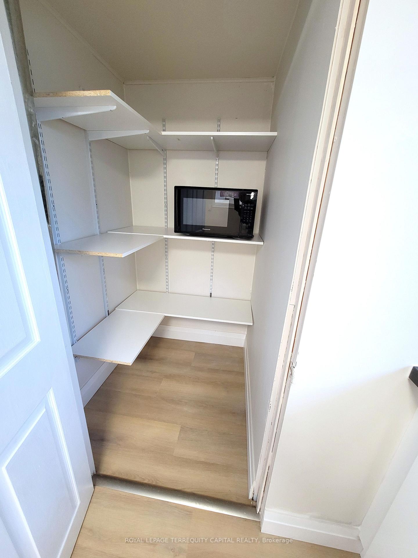 Photo 14 of Unit Lower, 224 Walnut Crescent, Barrie, Bayshore — HOMEH