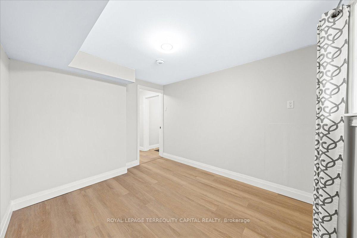 Photo 18 of Unit Lower, 224 Walnut Crescent, Barrie, Bayshore — HOMEH