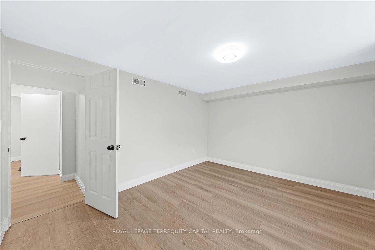 Photo 20 of Unit Lower, 224 Walnut Crescent, Barrie, Bayshore — HOMEH