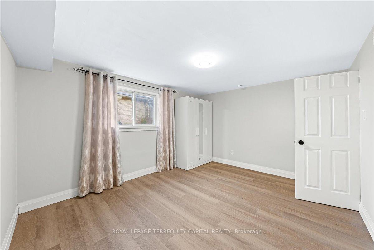 Photo 21 of Unit Lower, 224 Walnut Crescent, Barrie, Bayshore — HOMEH