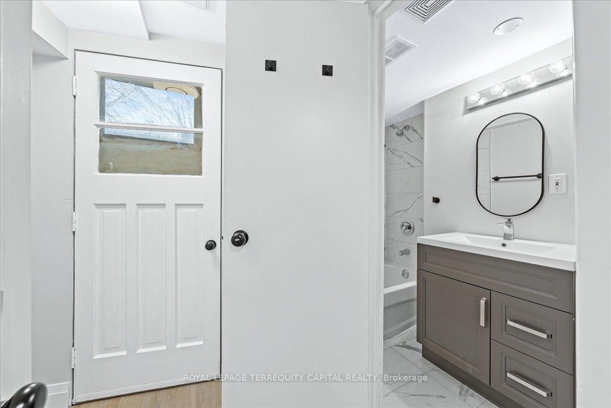 Photo 23 of Unit Lower, 224 Walnut Crescent, Barrie, Bayshore — HOMEH