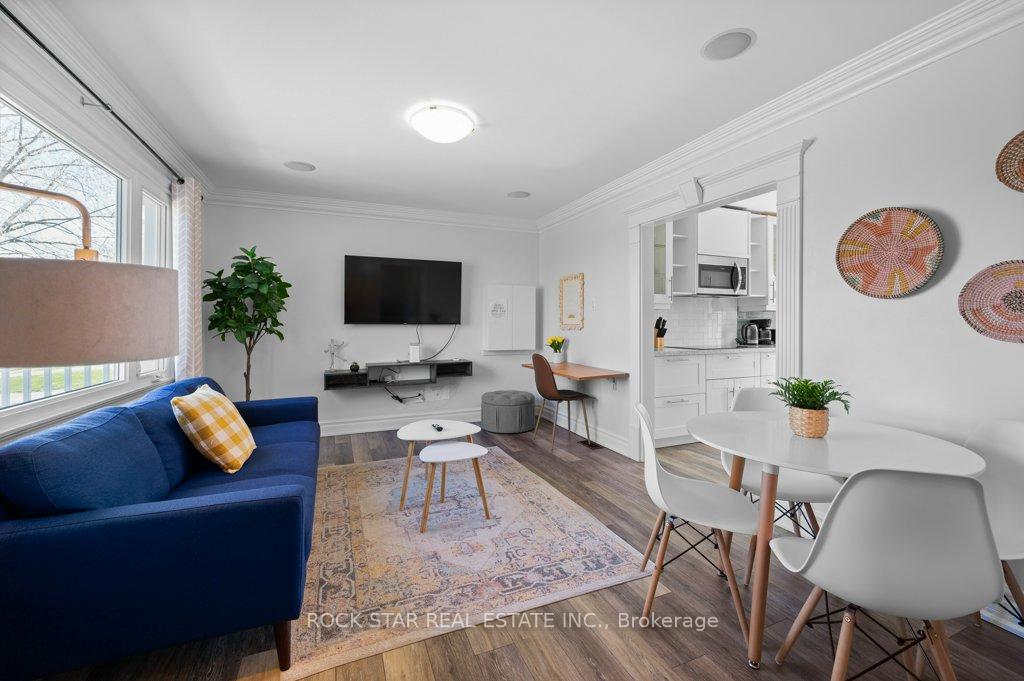Photo 2 of 830 Mohawk Road E, Hamilton, Hampton Heights — HOMEH