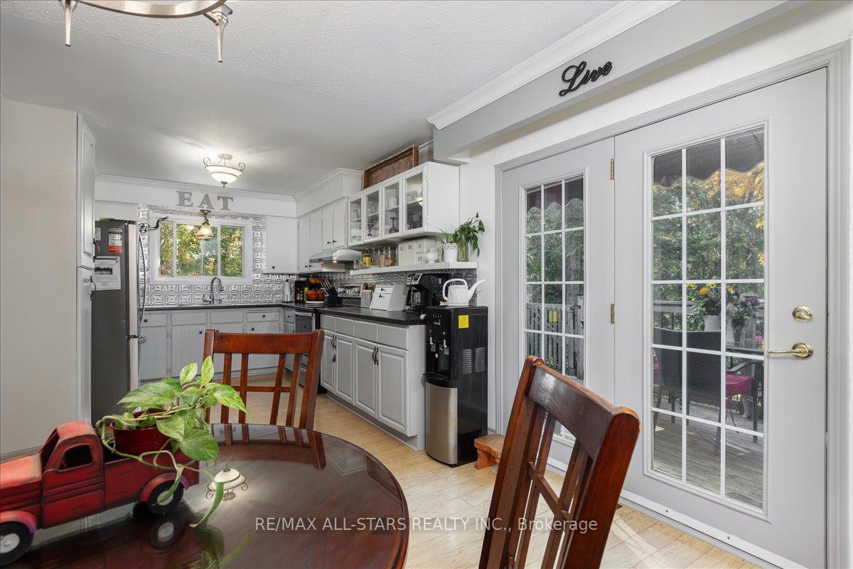 Photo 21 of 20 James Street, Georgina, Pefferlaw — HOMEH