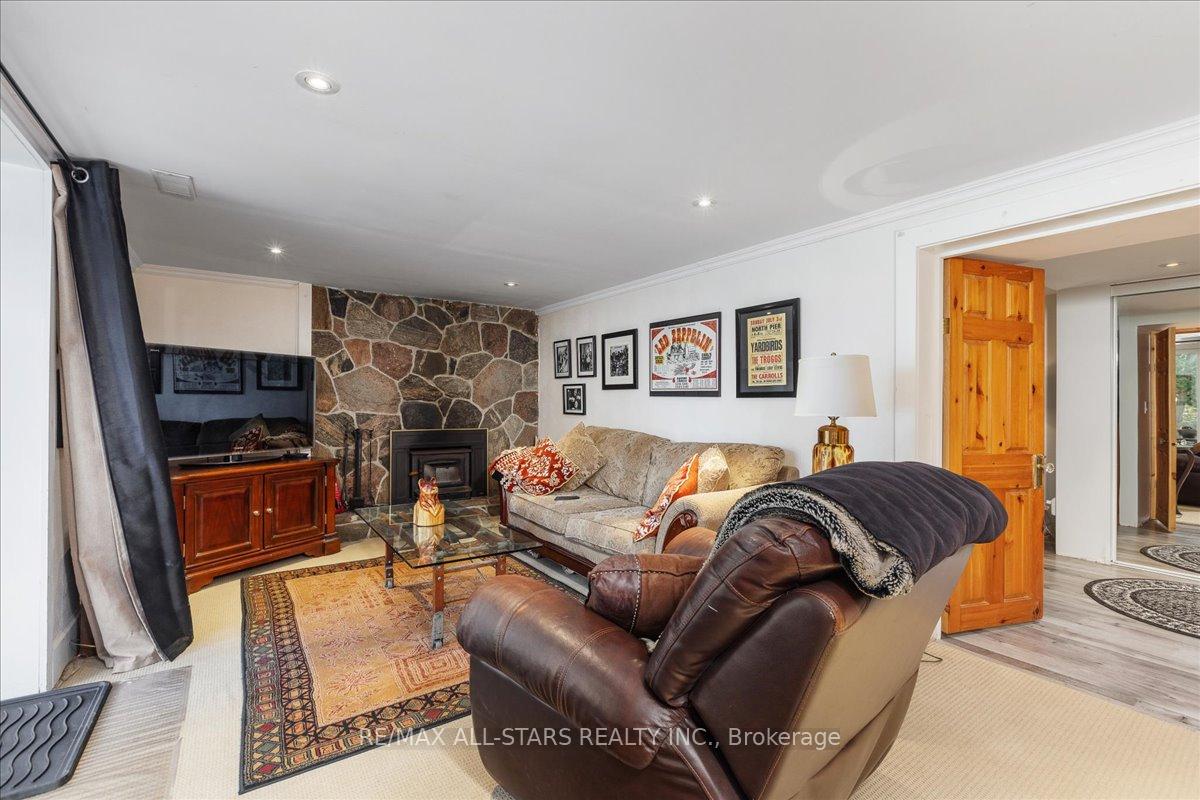 Photo 12 of 20 James Street, Georgina, Pefferlaw — HOMEH