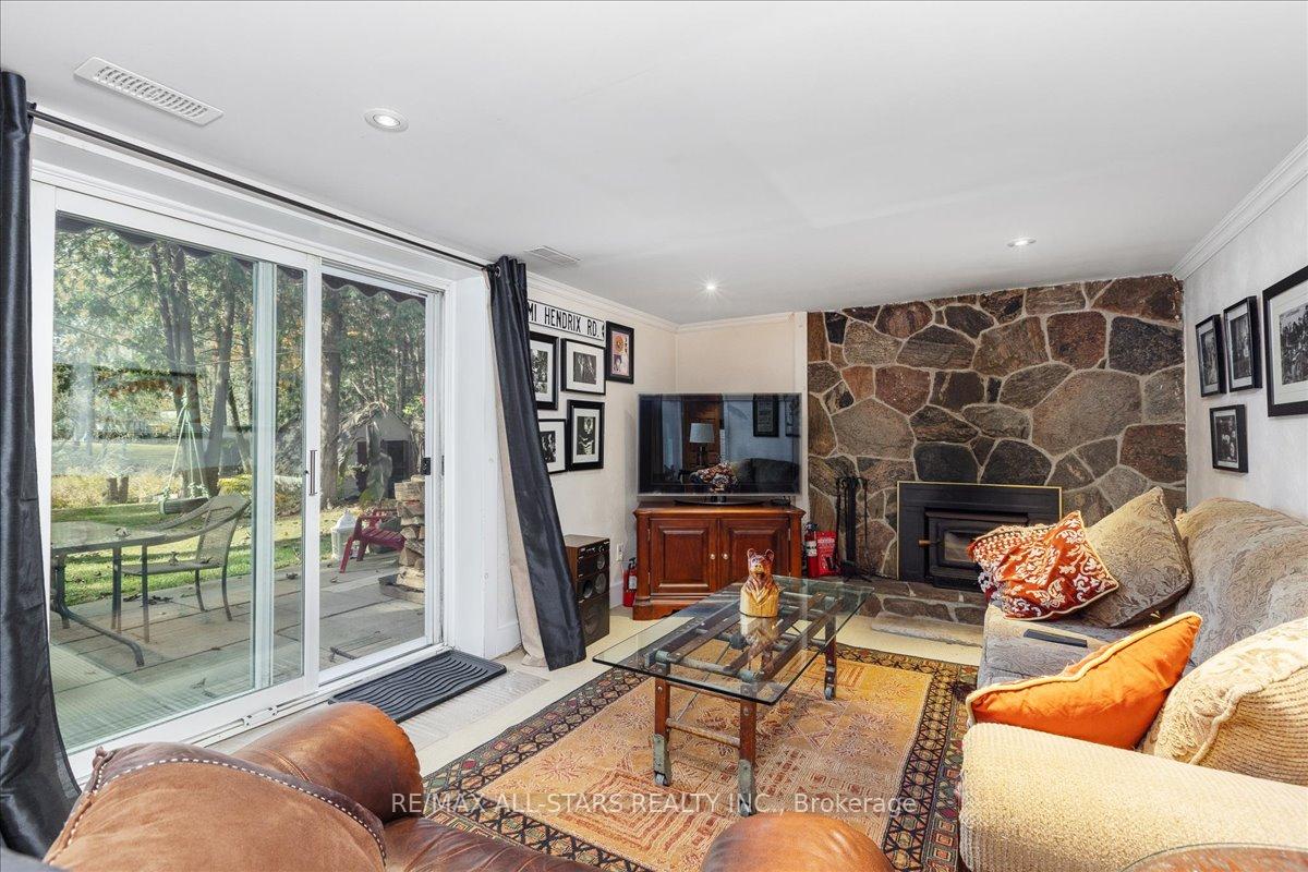 Photo 8 of 20 James Street, Georgina, Pefferlaw — HOMEH