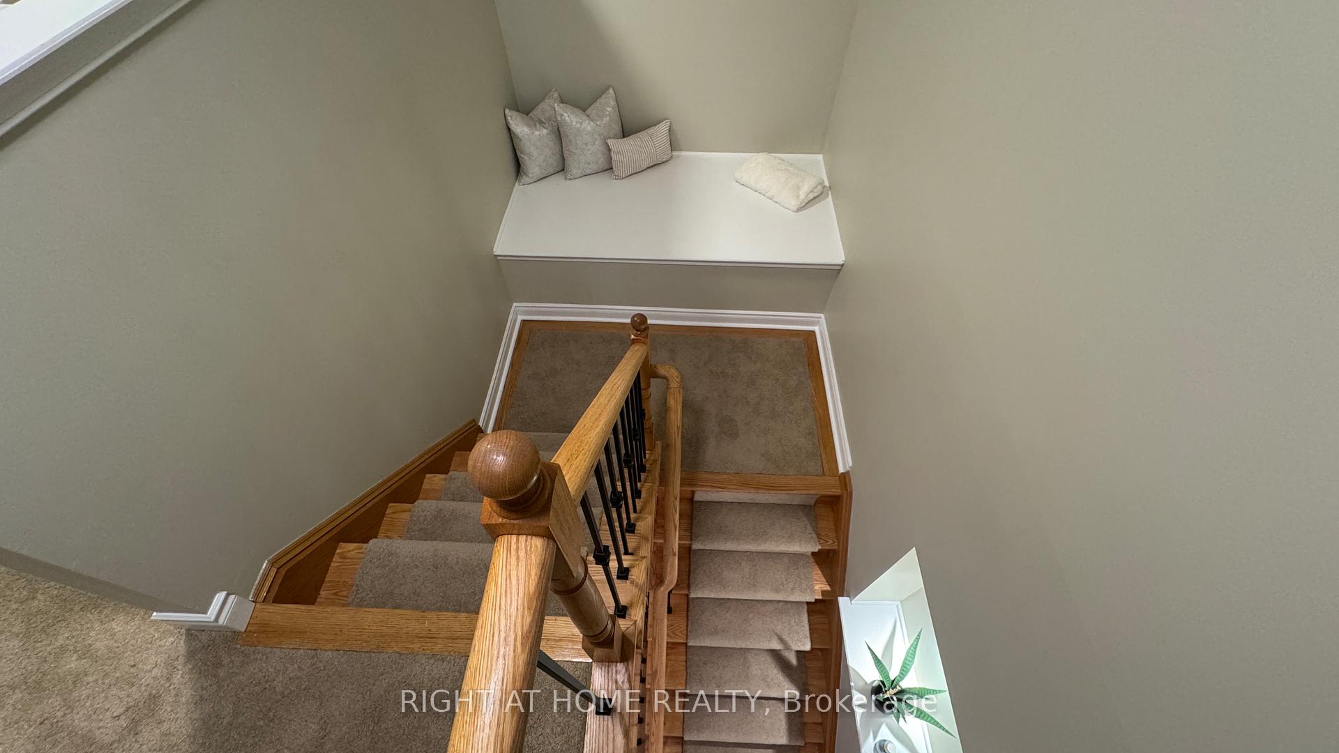 Photo 32 of 14 Down Crescent, Ajax, Northwest Ajax — HOMEH