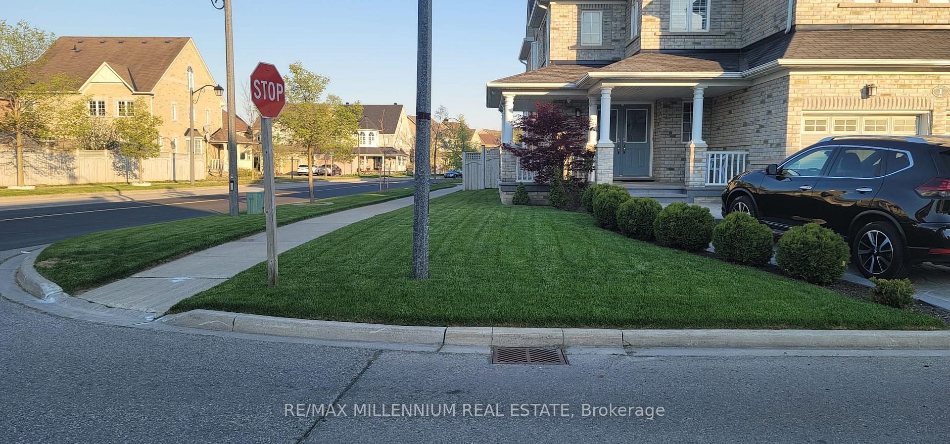 Photo 5 of 1 Bracknell Avenue, Markham, Berczy — HOMEH