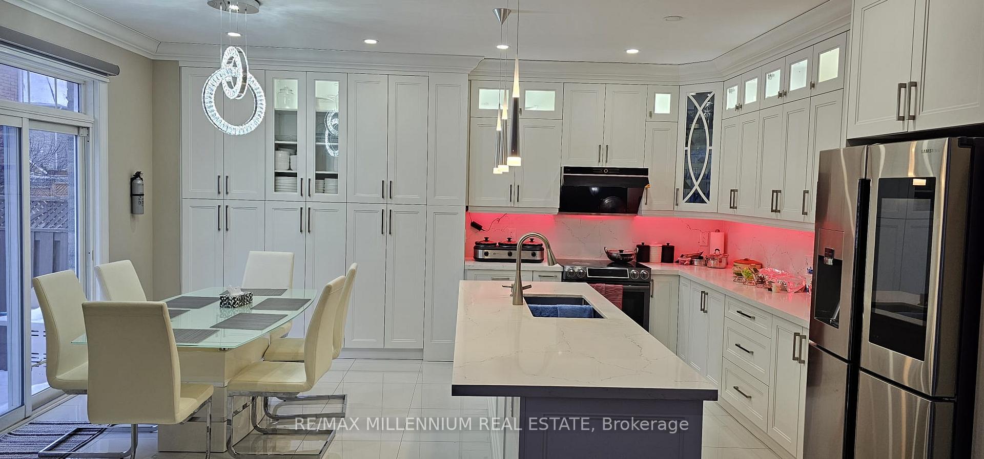 Photo 10 of 1 Bracknell Avenue, Markham, Berczy — HOMEH