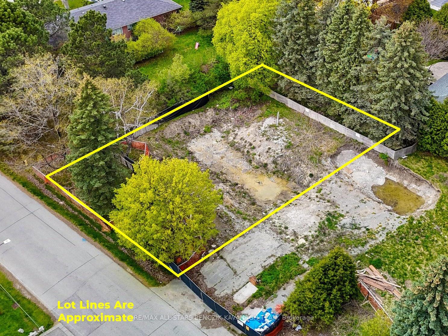 Photo 1 of 18 Riverview Avenue, Markham, Bullock — HOMEH