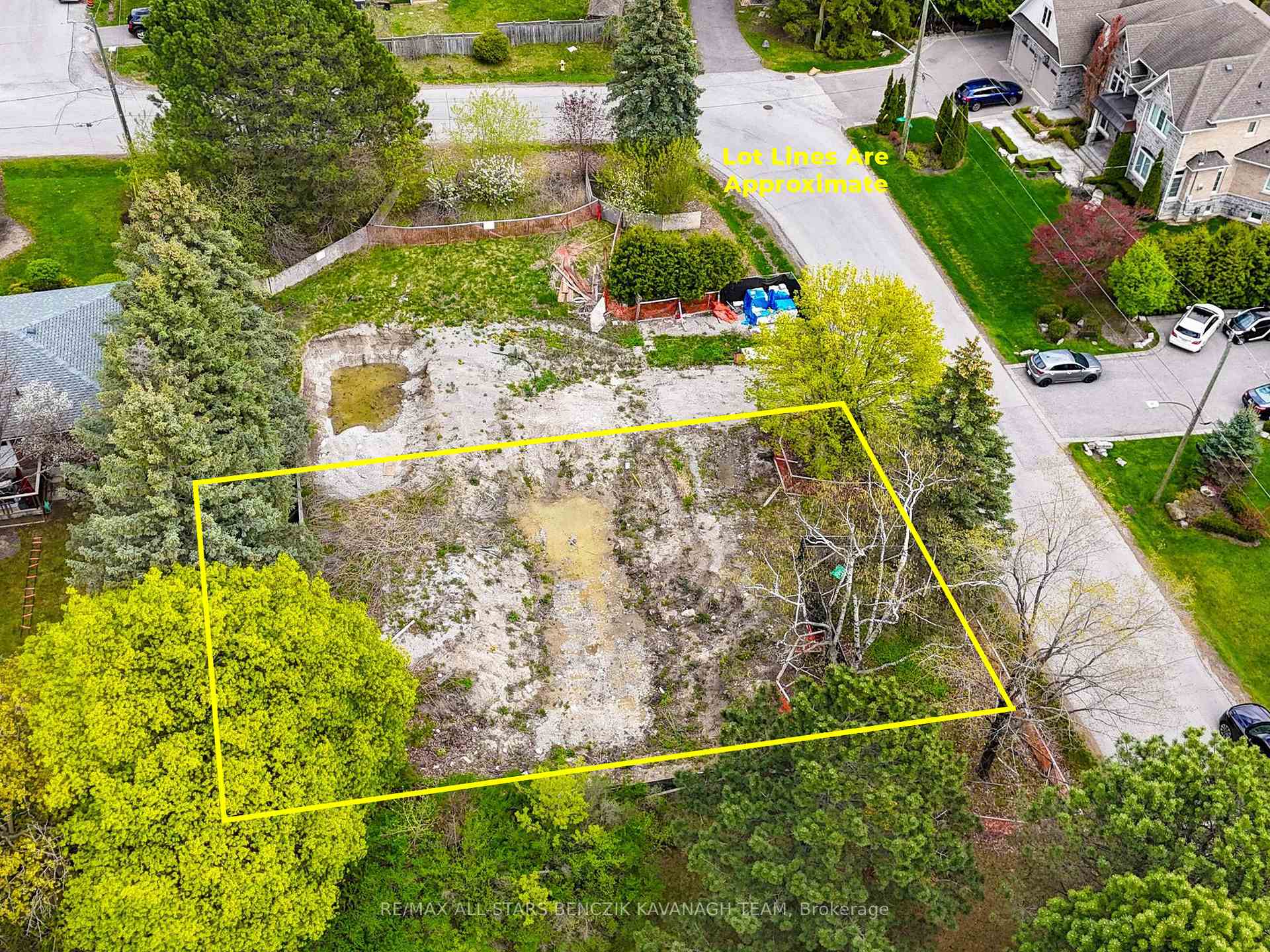 Photo 6 of 18 Riverview Avenue, Markham, Bullock — HOMEH