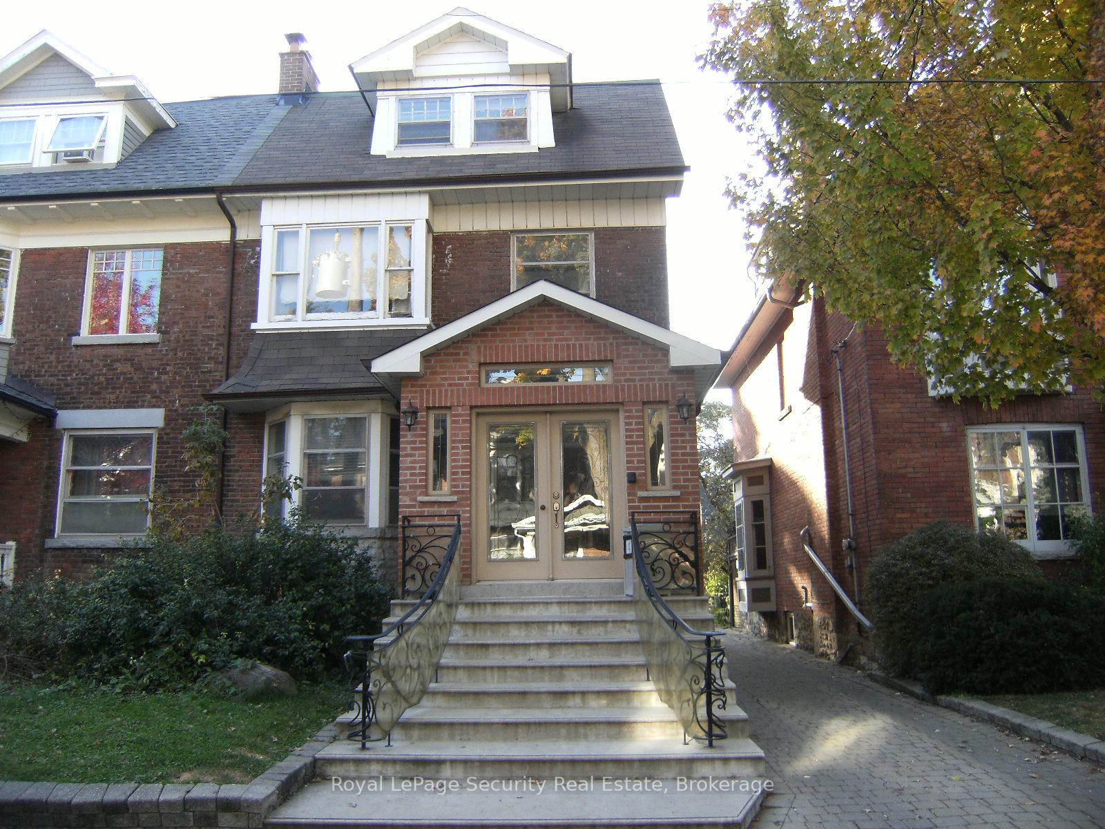 Front of 122 Delaware Avenue