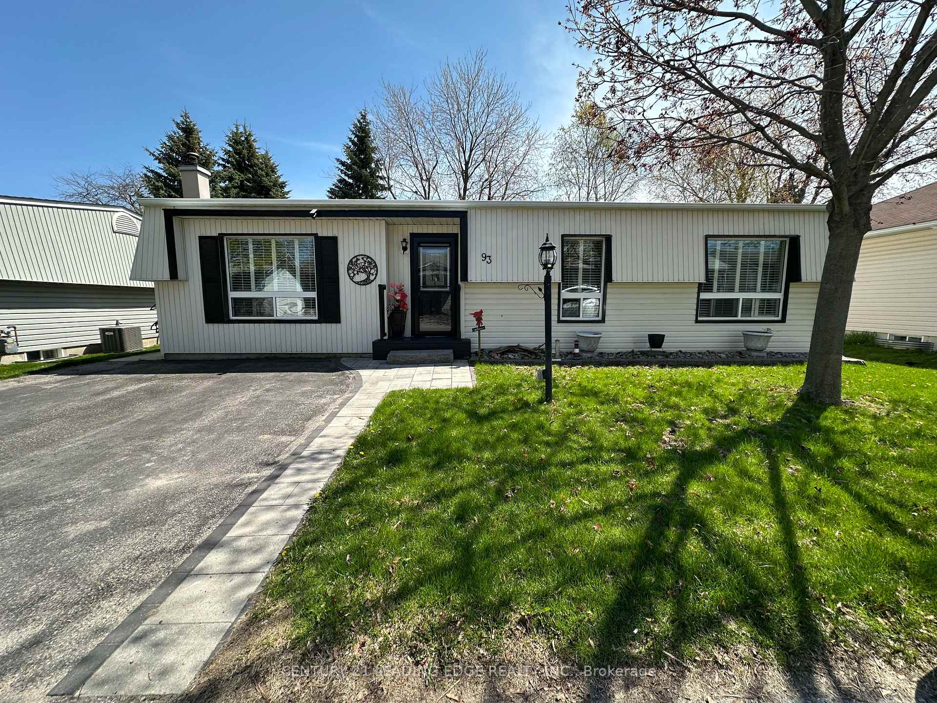 Front of 93 Wilmot Trail