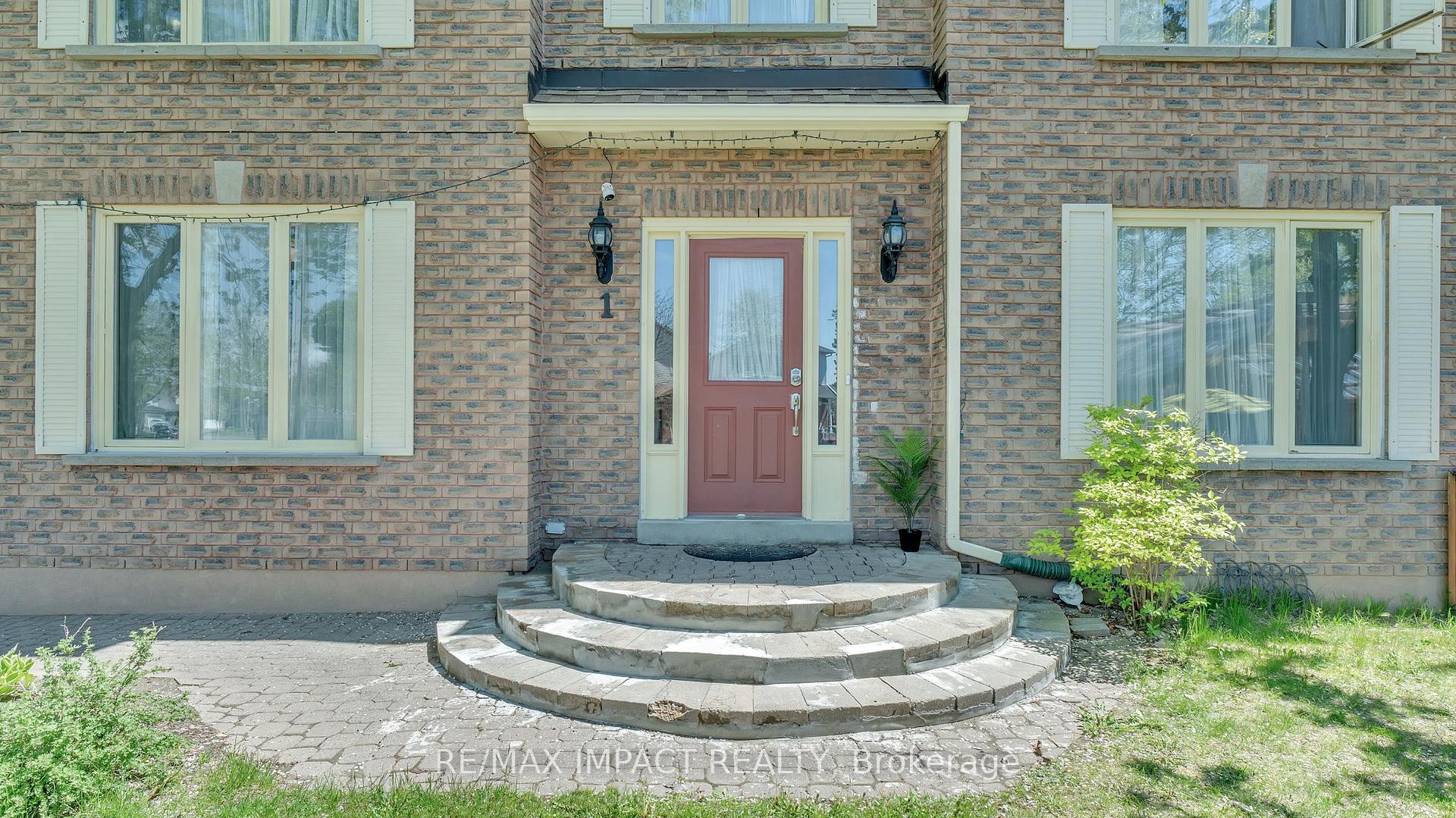 Photo 2 of 1 Beechnut Crescent, Clarington, Courtice — HOMEH