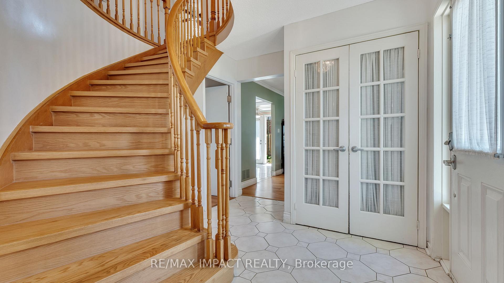 Photo 14 of 1 Beechnut Crescent, Clarington, Courtice — HOMEH
