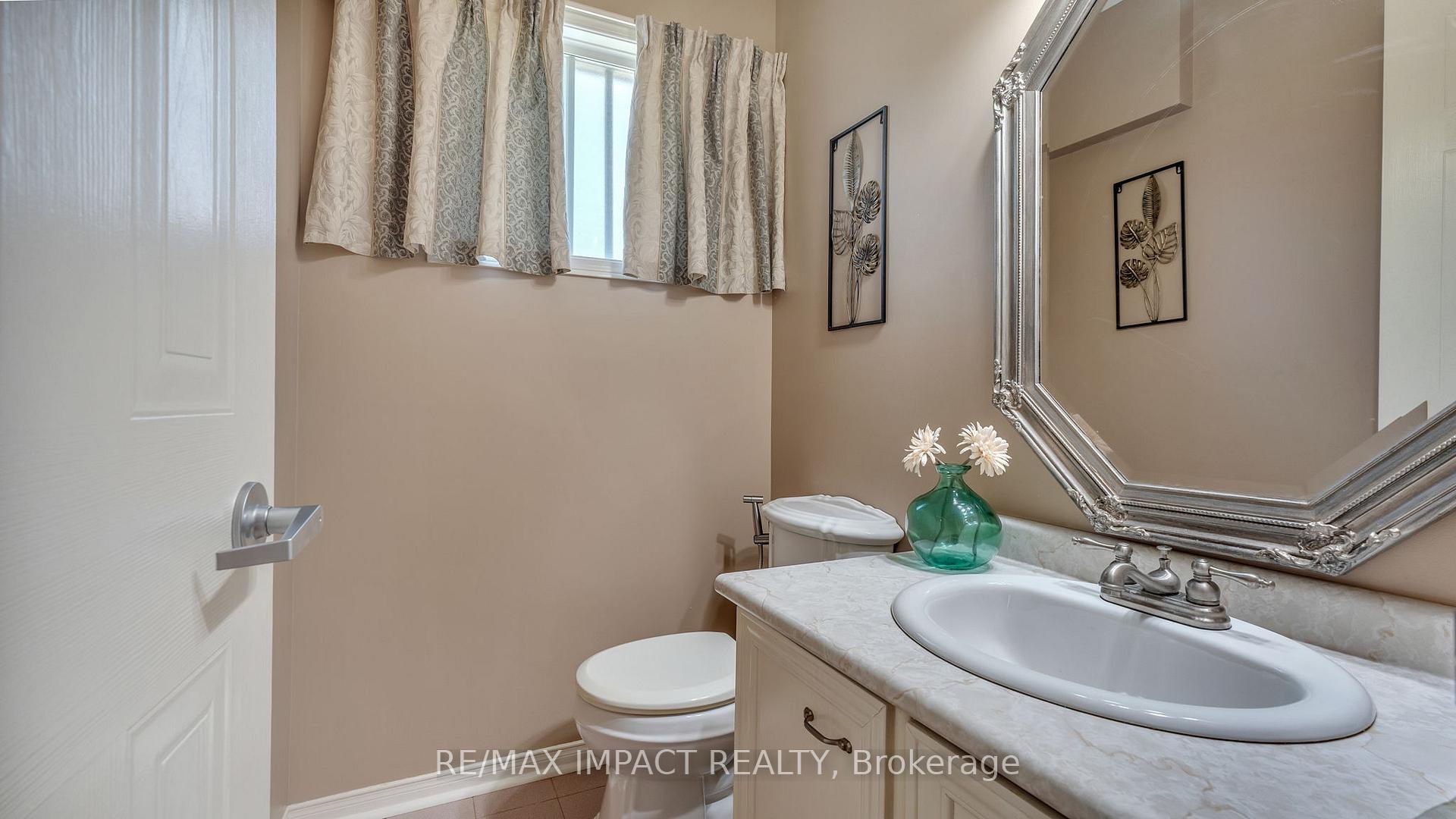 Photo 12 of 1 Beechnut Crescent, Clarington, Courtice — HOMEH