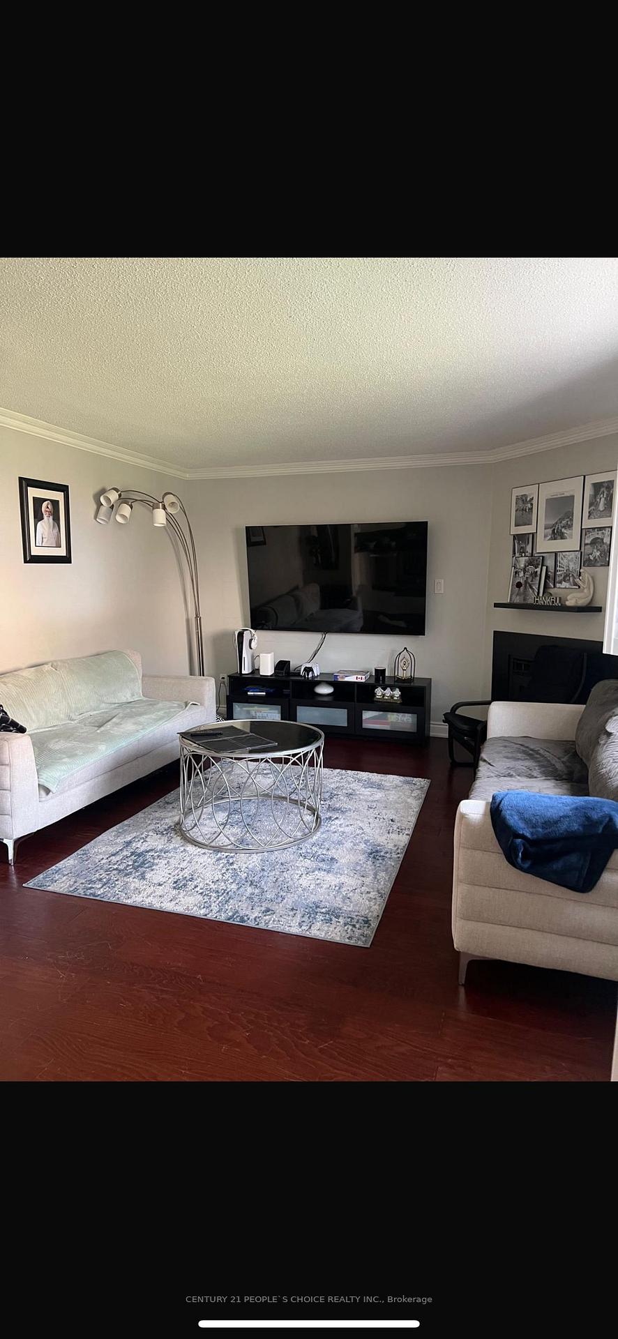 Photo 3 of 35 Springview Drive, Brampton, Brampton West — HOMEH