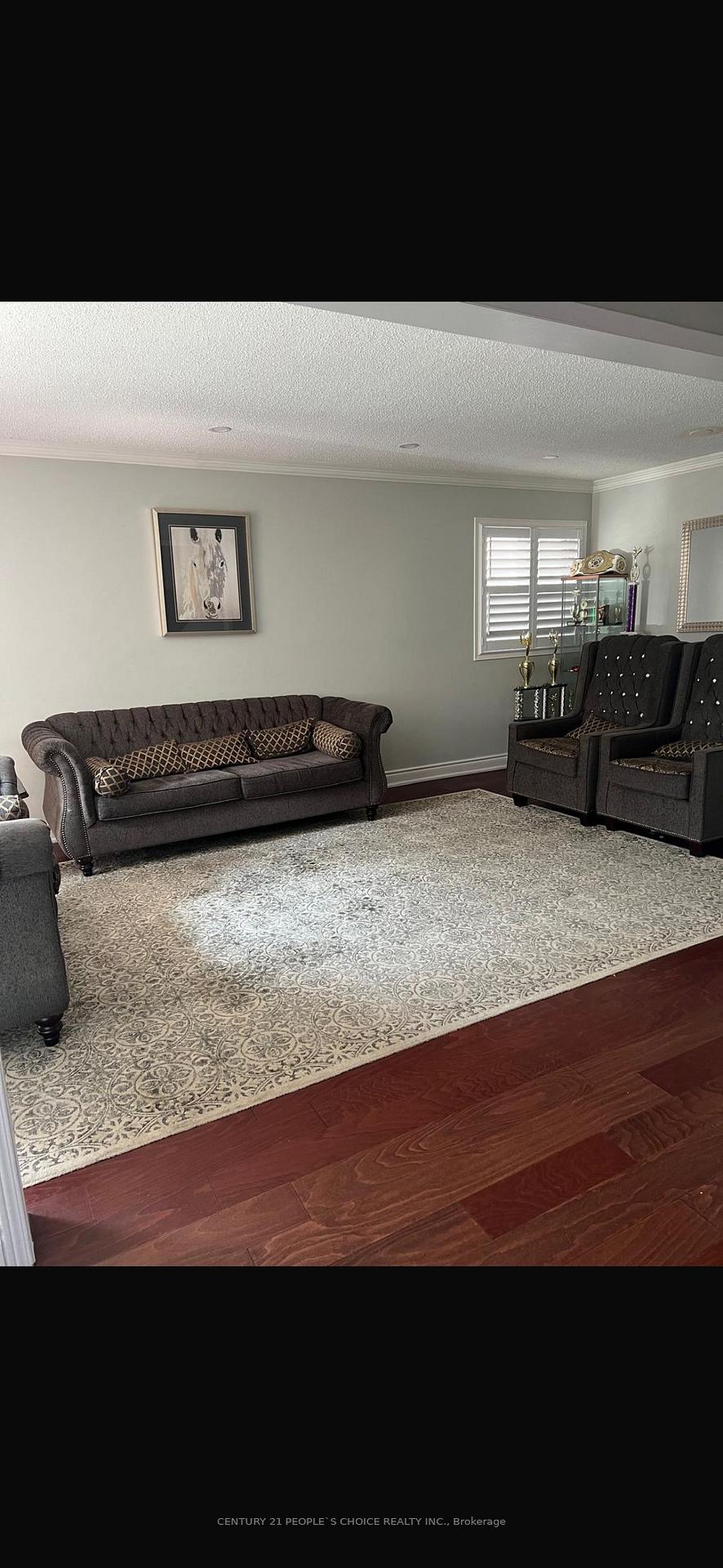 Photo 4 of 35 Springview Drive, Brampton, Brampton West — HOMEH