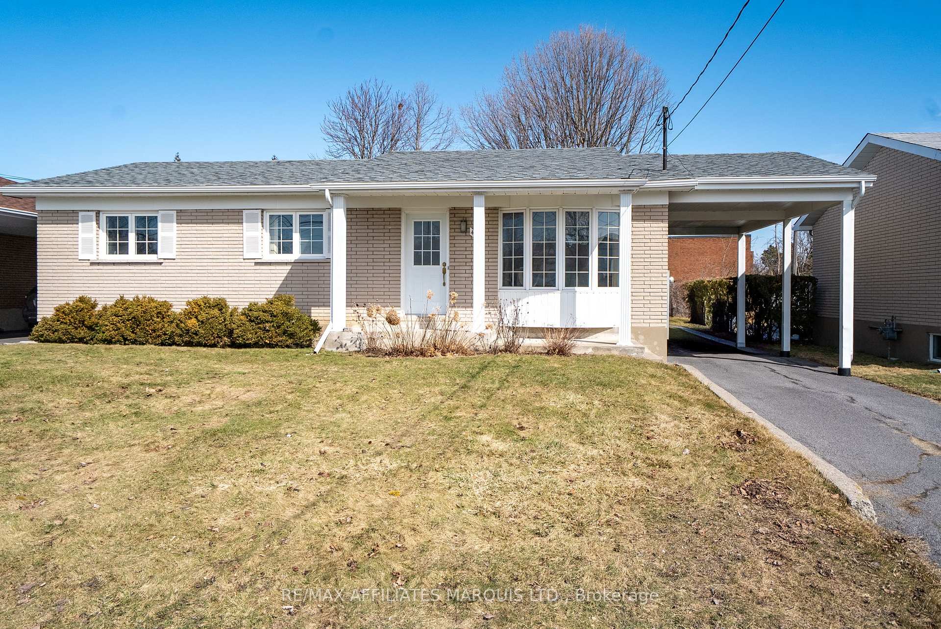 Photo 1 of 417 Lynwood Drive, Cornwall — HOMEH