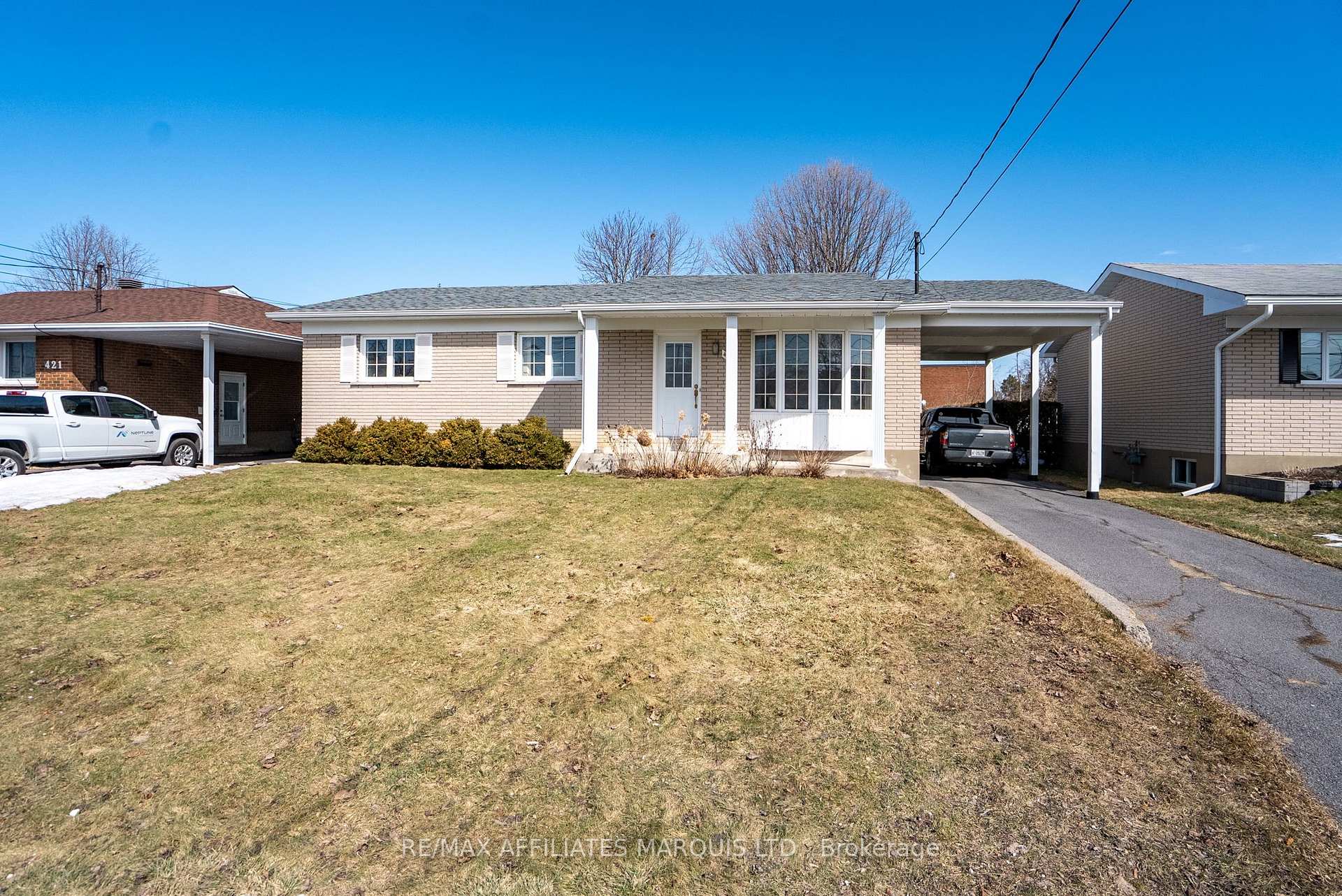 Photo 3 of 417 Lynwood Drive, Cornwall — HOMEH