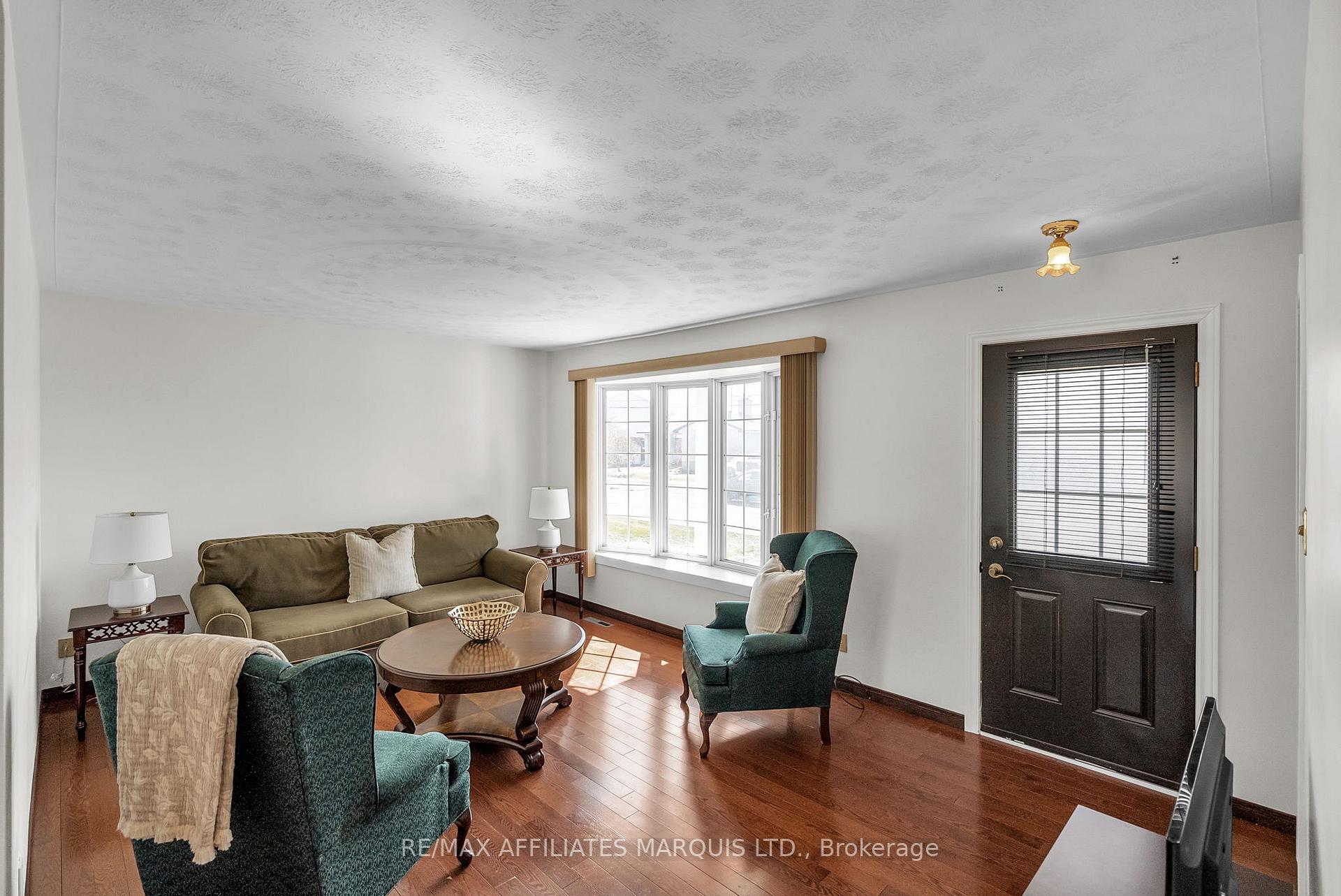 Photo 4 of 417 Lynwood Drive, Cornwall — HOMEH