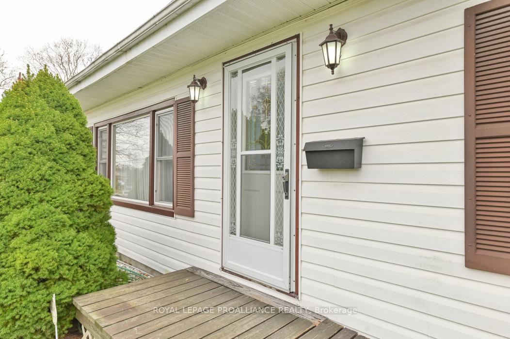 Photo 5 of 73 North Park Gardens, Belleville, Belleville Ward — HOMEH