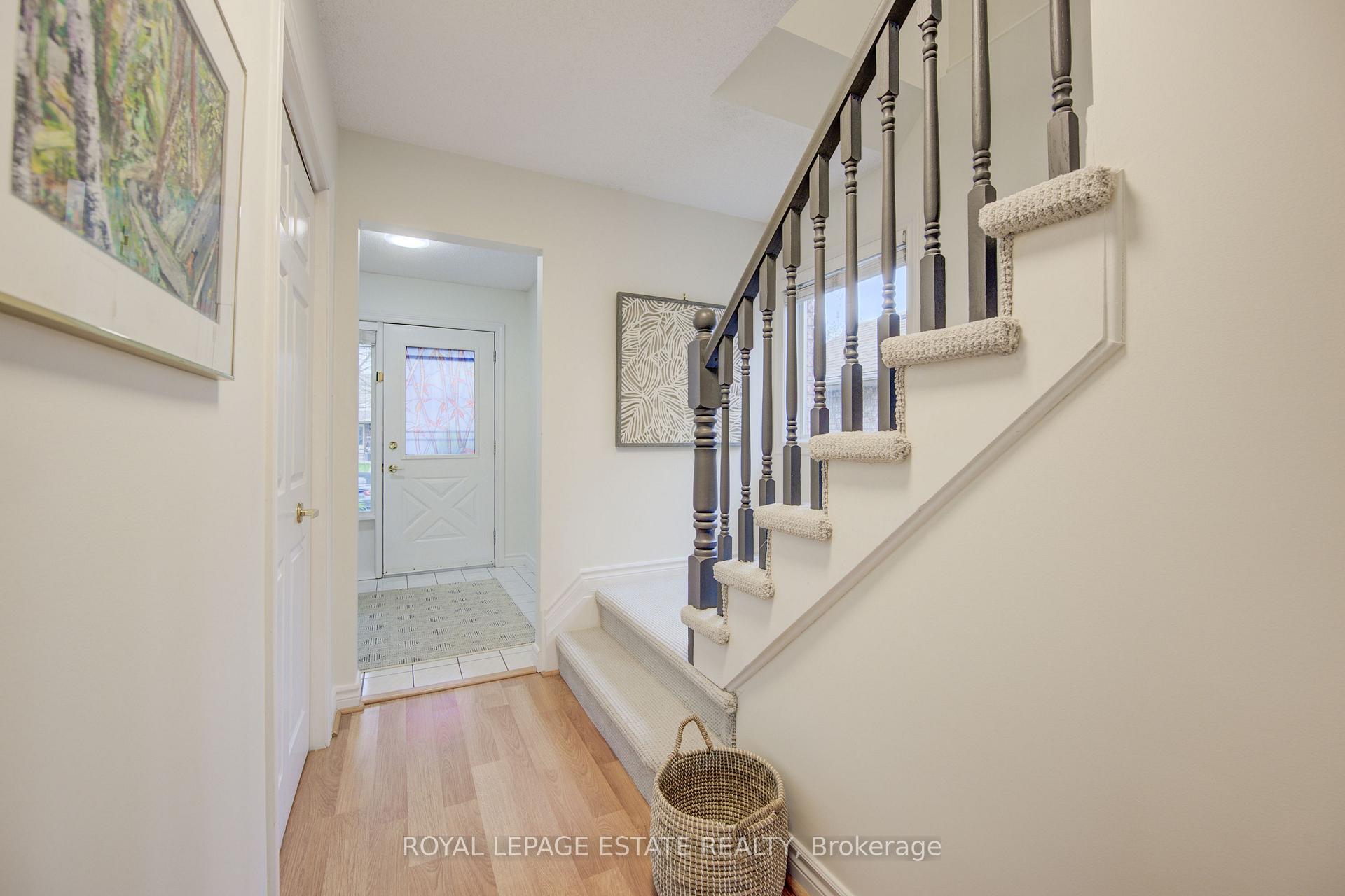 Photo 5 of 22 Tomahawk Drive, Grimsby, Grimsby East — HOMEH