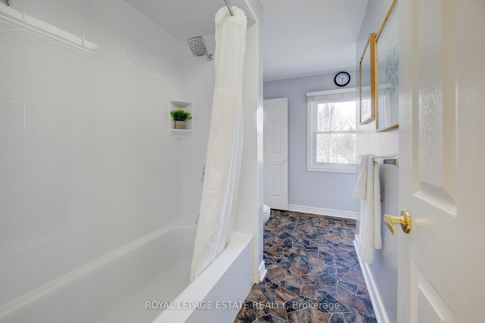 Photo 22 of 22 Tomahawk Drive, Grimsby, Grimsby East — HOMEH