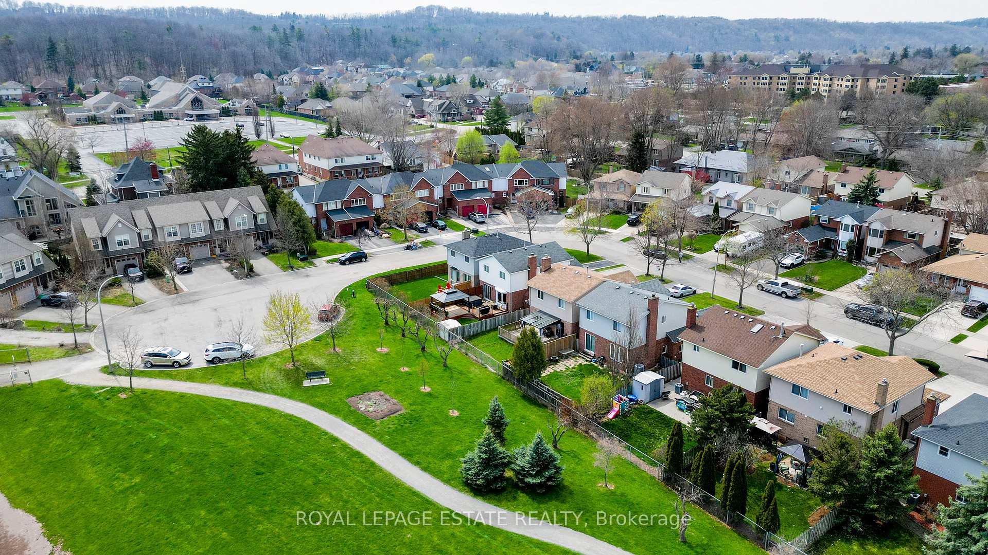 Photo 30 of 22 Tomahawk Drive, Grimsby, Grimsby East — HOMEH