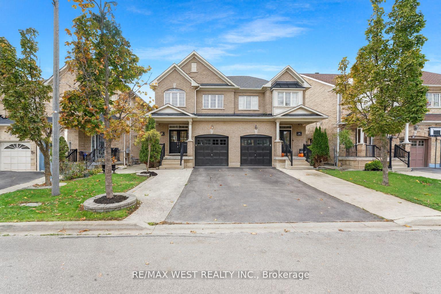 Photo 1 of 102 Everingham Circle, Brampton, Sandringham-Wellington — HOMEH