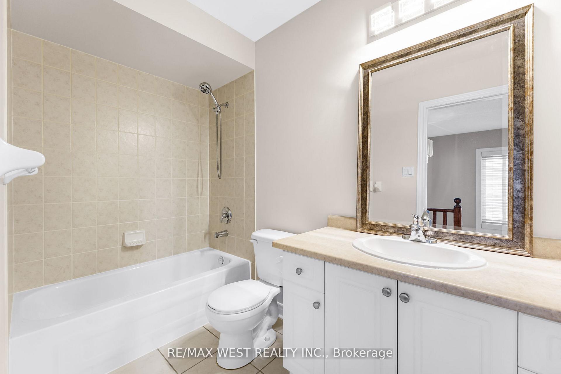 Photo 5 of 102 Everingham Circle, Brampton, Sandringham-Wellington — HOMEH
