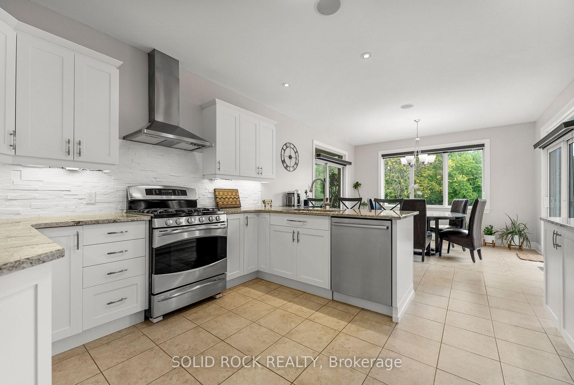 Photo 9 of 6218 Deermeadow Drive, Ottawa, Greely — HOMEH